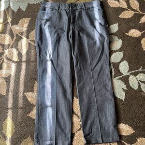 Lee straight leg pants. Mid rise/ regular fit. Never worn!